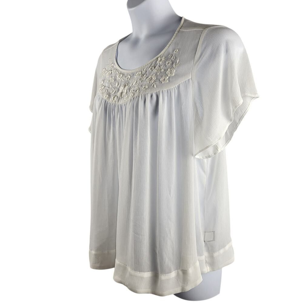 Torrid Size 0 / Large White Sheer to Semi-Sheer Blouse Short Sleeves Embroidered - Picture 9 of 15